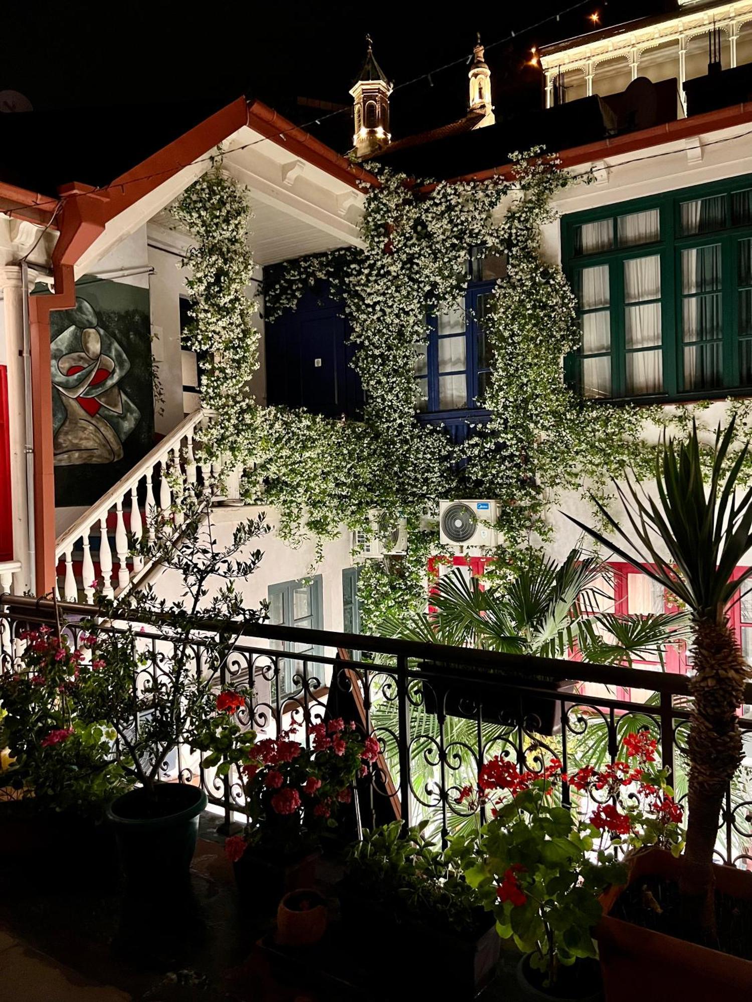 Check Point Hotel Tbilisi Exterior foto